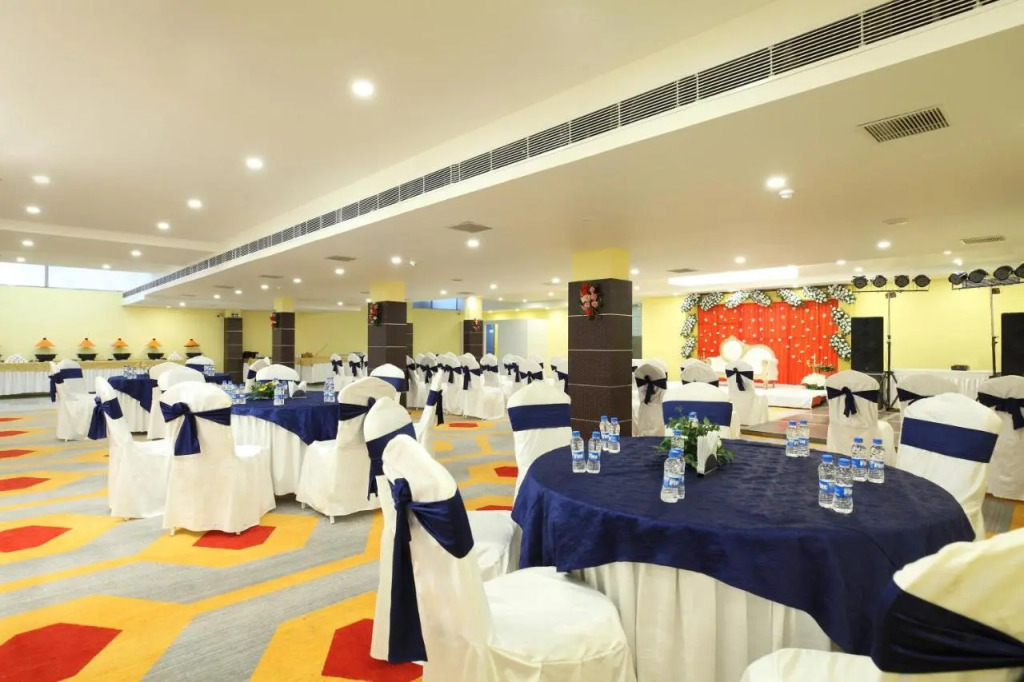 Click Hotel Transport Nagar