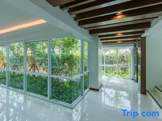 Thongchen Residence