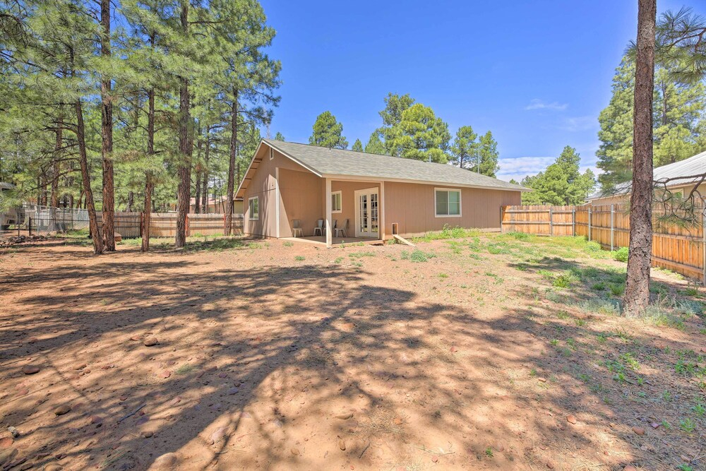 Fenced Yard, Fire Pit: Quiet Show Low Home!