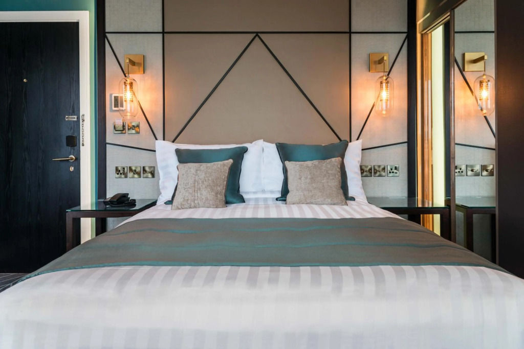 Seven Hotel