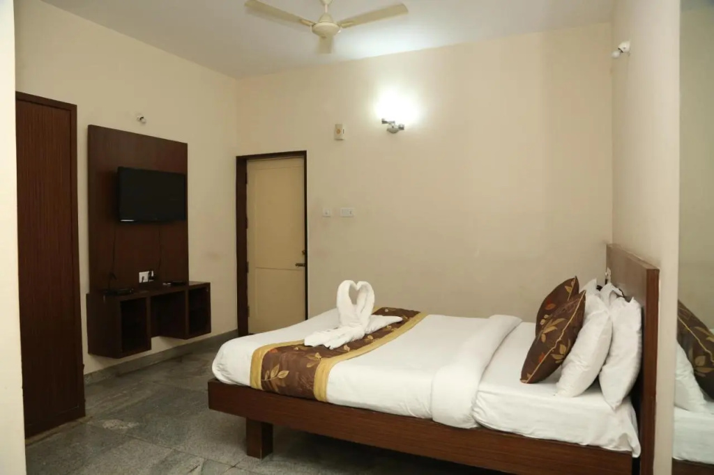 Soundarya Hotel