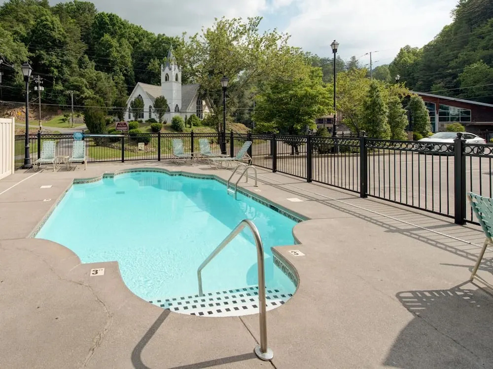 Roaring Romance - Two Bedroom Condo