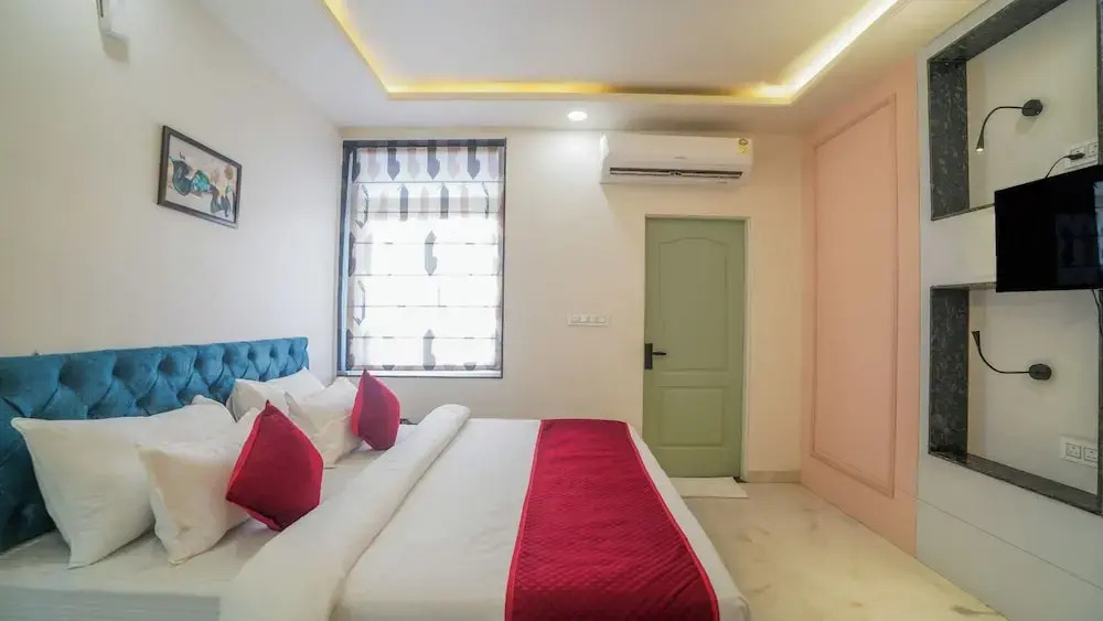 Hotel The Hidden Door-Near Jaipur Airport