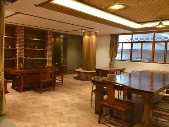 Lugu Inn (Luohu Lushan Art Town)