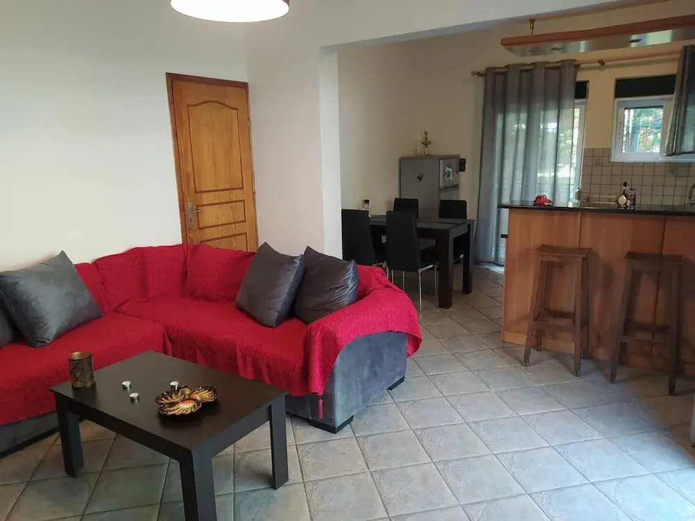Marousi Comfy Apartment With Balcony