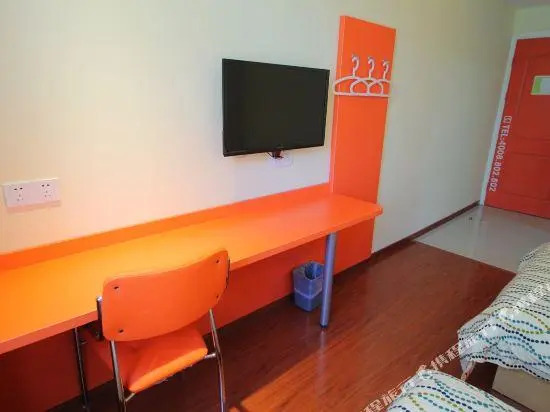 Pod inn(Shanghai Xincun Road Metro Station Tongji Hospital Branch)
