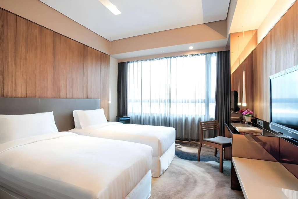 Home Hotel