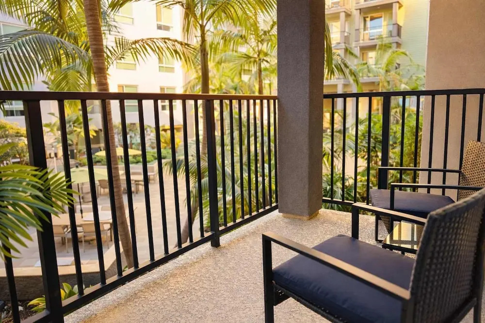 Relaxing Pacific Escape Near Disneyland Pool GYM