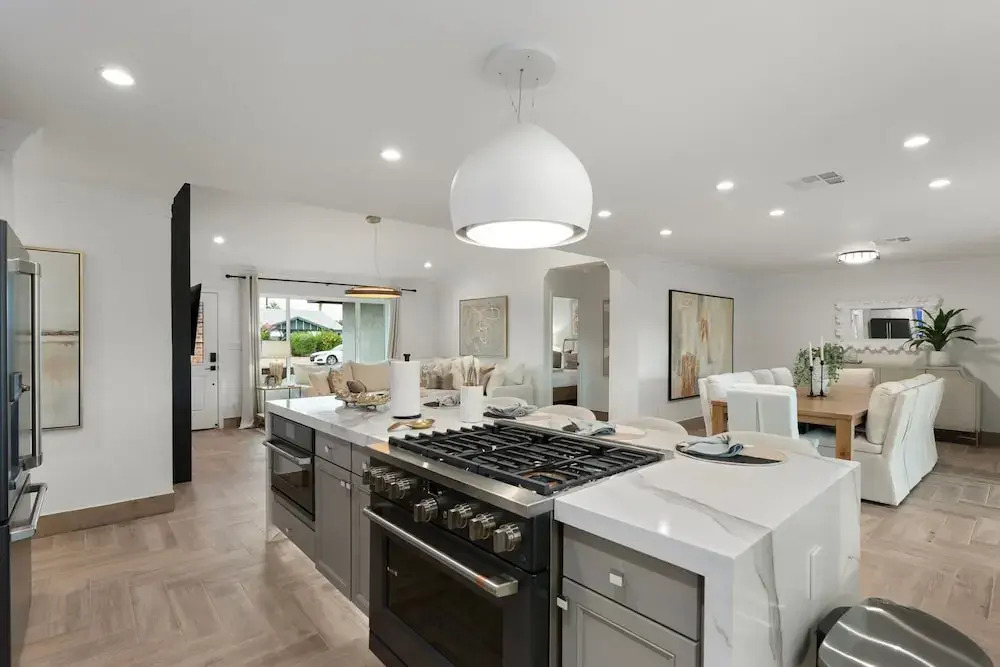 NEW The Hensley on Hubbell Designer Oasis w Pool