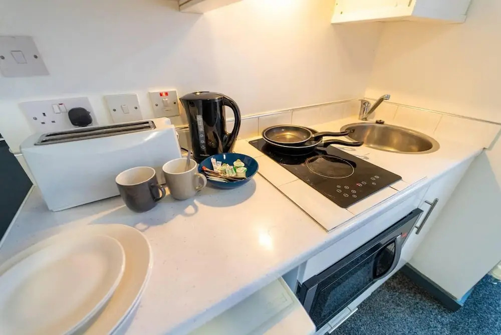 Spacious Comfortable Studio Near the University