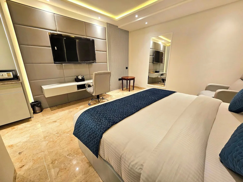 Hotel Mansarover Paradise