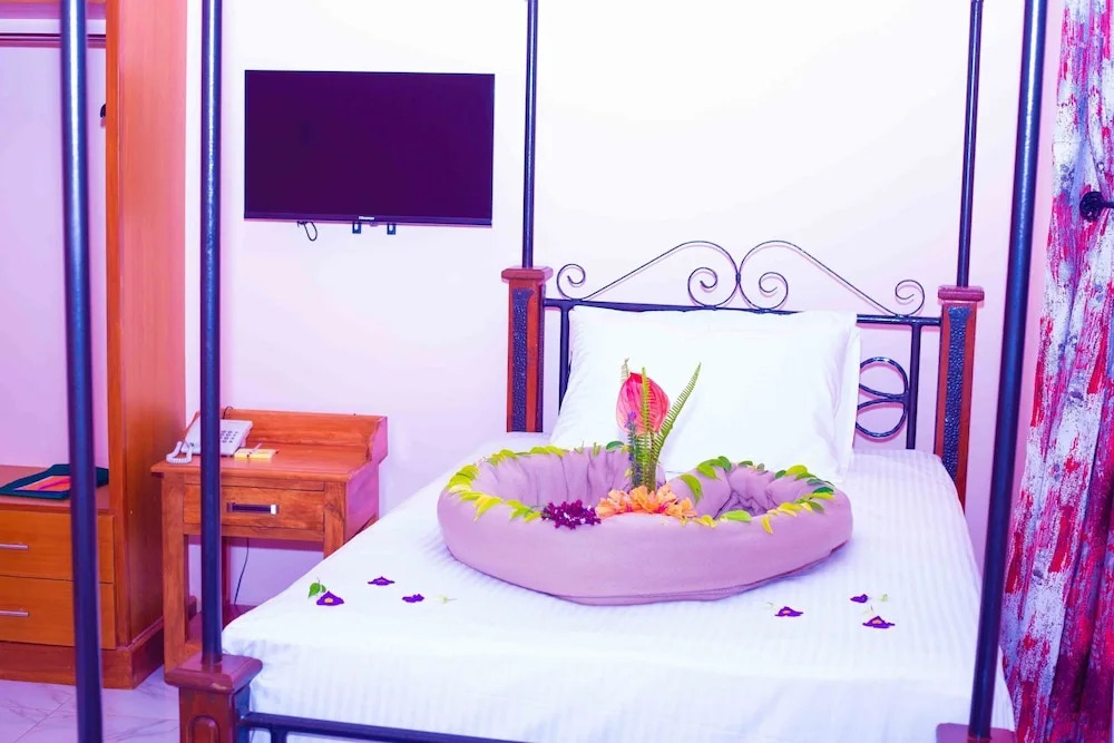 La'Tonna Safari Hotel