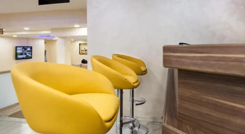 Lal Hotel