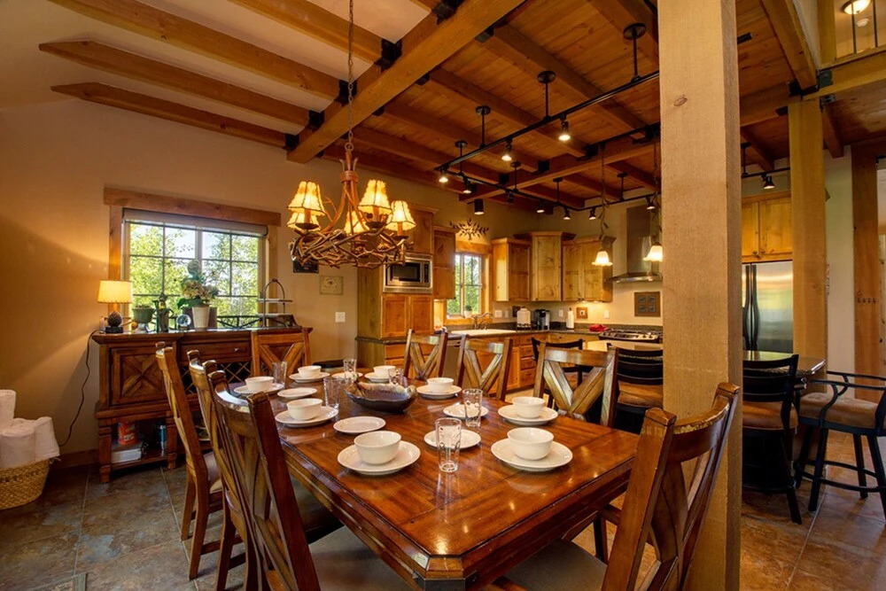 Leland Creek Home 5 Br home by RedAwning