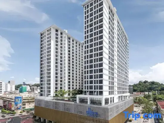 Holiday Suites Seaview at The Shore Kota Kinabalu