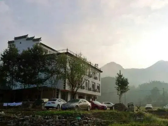 Luxian Lushuiwan Farmhouse