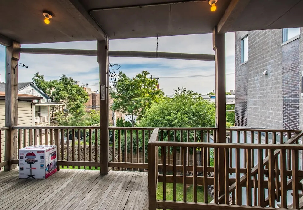 Grand Local Ave Luxury Apartments