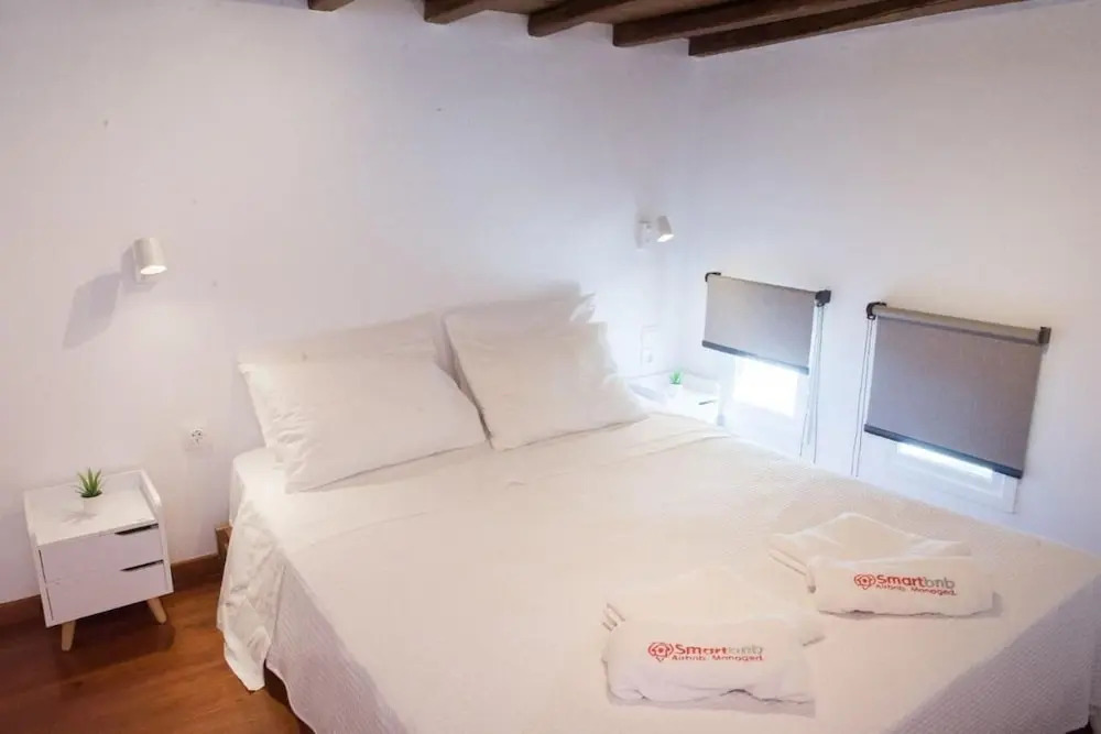 Glamorous 2BR Villa in Ornos w Sea View