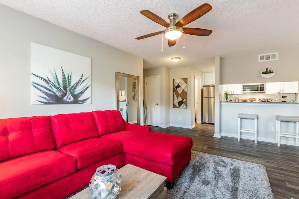 CP-514: Luxury Clearwater Apartment