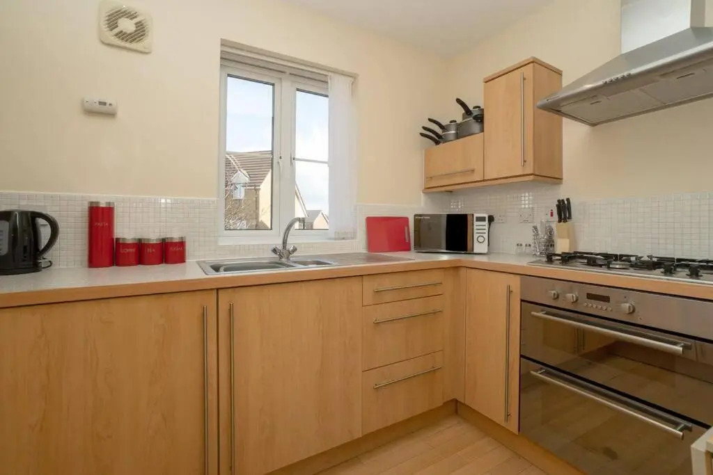 Bristol's Coach House - 2 Bedroom Detached Apartment with Secure Parking