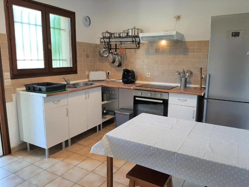 Maison familiale avec jardin, près de locéan dans un quartier calme - FR-1-239-820
