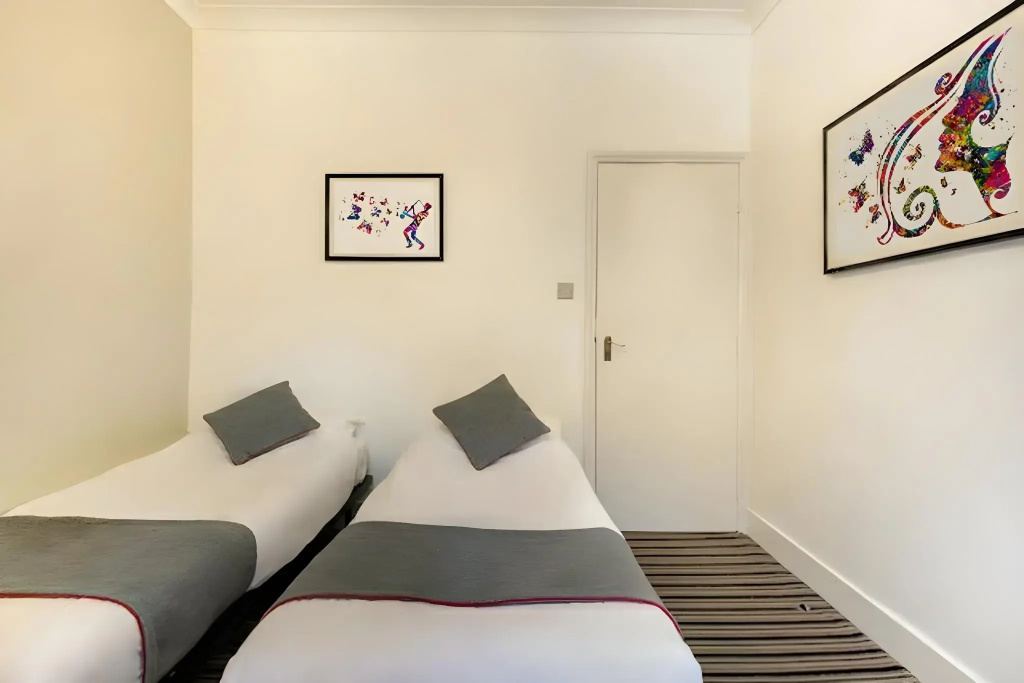 Enrico Hotel