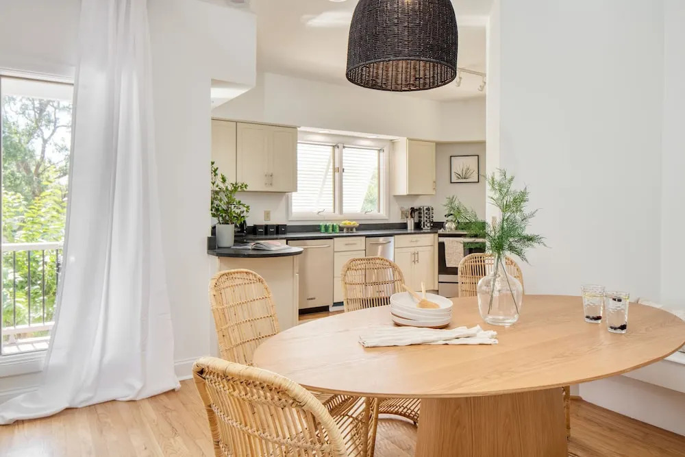 Huckleberry by Avantstay Classic Charleston Home Close to Beach Outdoor Dining