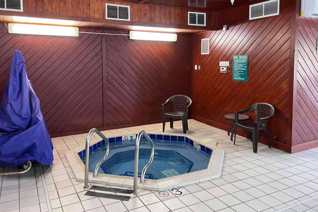 Econo Lodge Fargo - West Acres