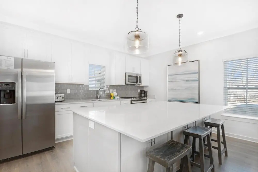 Hidden Gem! 3br/2.5ba Home/pool/near Beach/slps 10