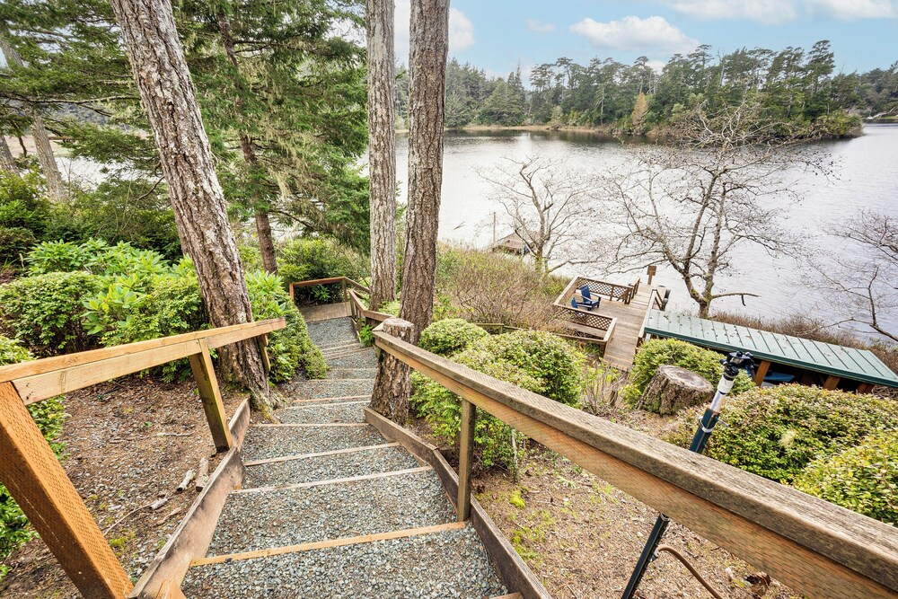 Lakefront Home w/ Dock & Views in Langlois