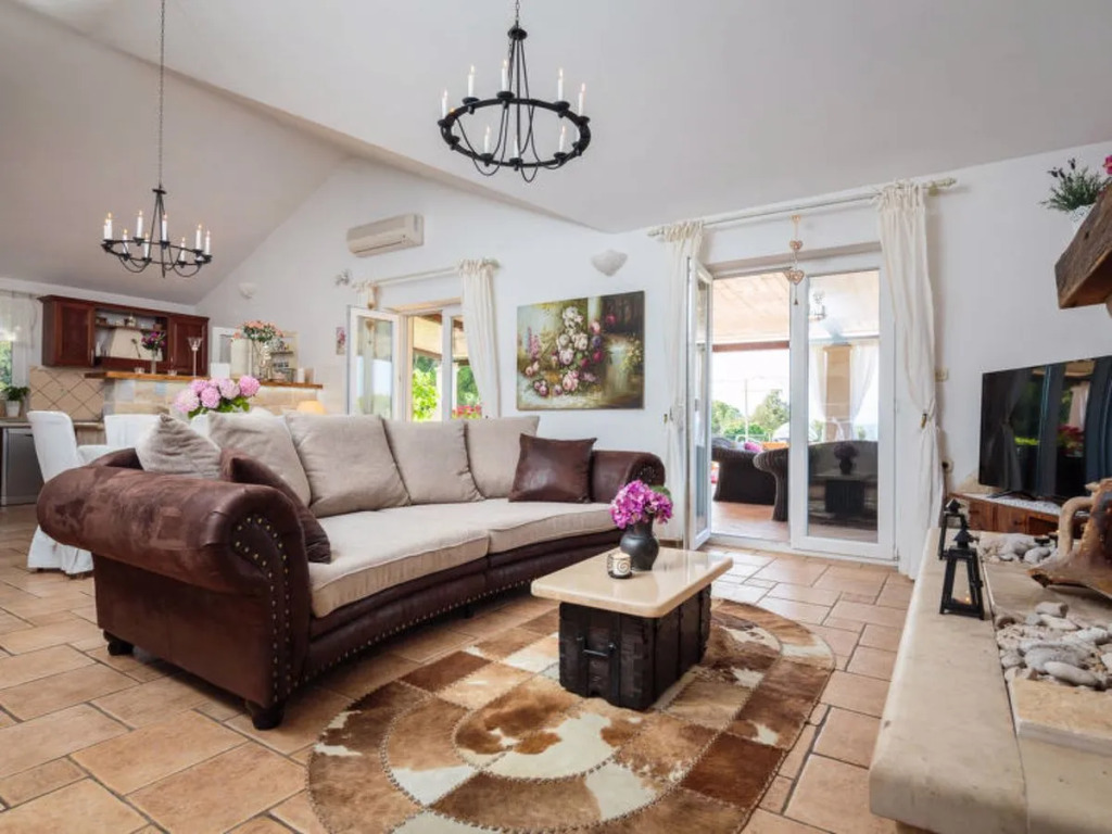 Holiday Home Villa Mutnik by Interhome