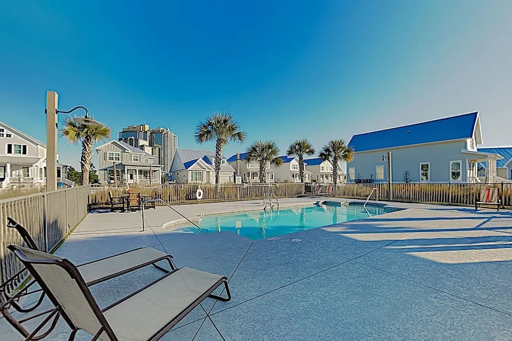 New Listing! Parks Edge New-build W/ Pool 5 Bedroom Home
