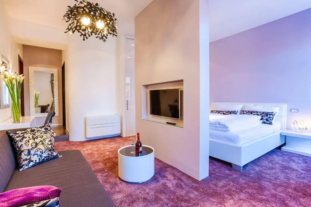Starlight Luxury Rooms