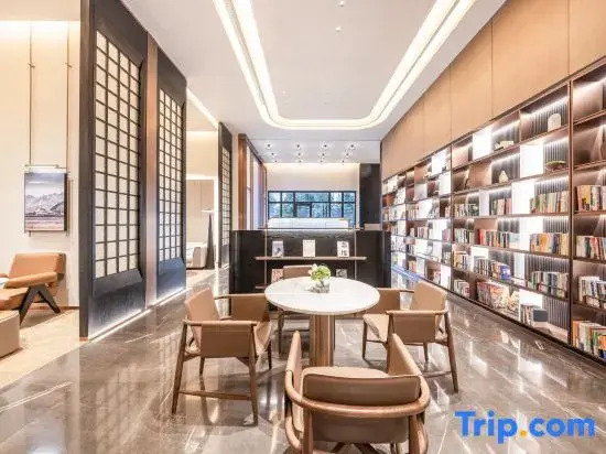 Atour Hotel Yantai Zhifu Station Red Star Macalline