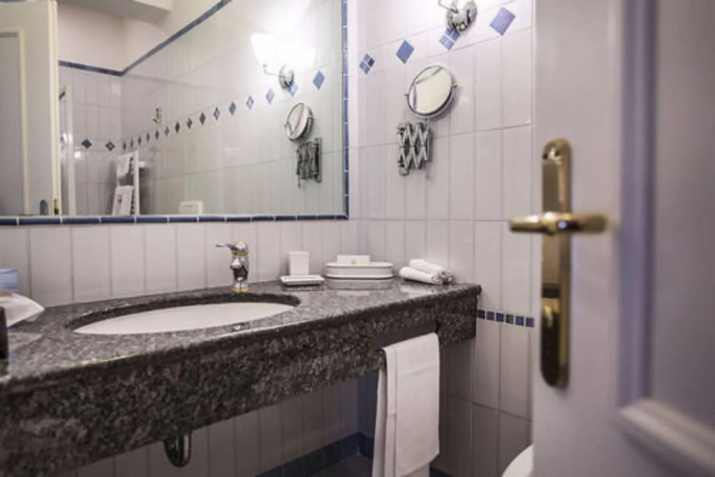 Regina Adelaide Hotel & SPA
