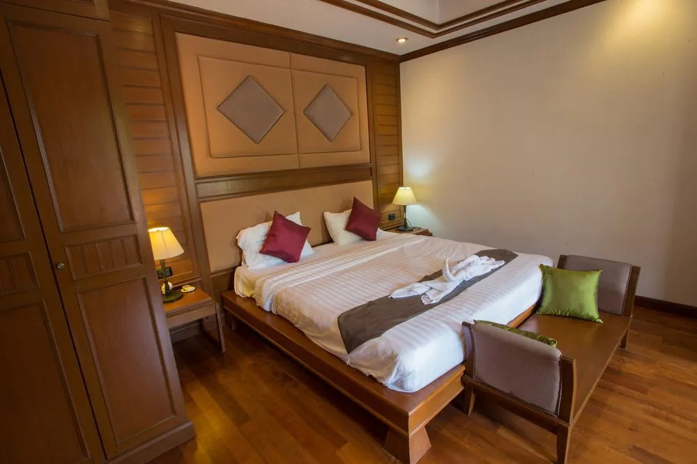 Sirinthara Villa 4 bed pool Nai Harn