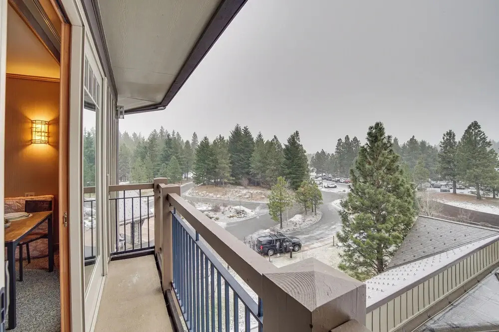Pet-friendly Cle Elum Condo - Hike, Ski & Relax!