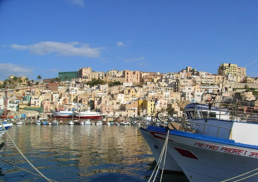 Holiday Home in Sciacca Mare Tennis Soccer Field, Barbecue, Wifi, Kitchenette