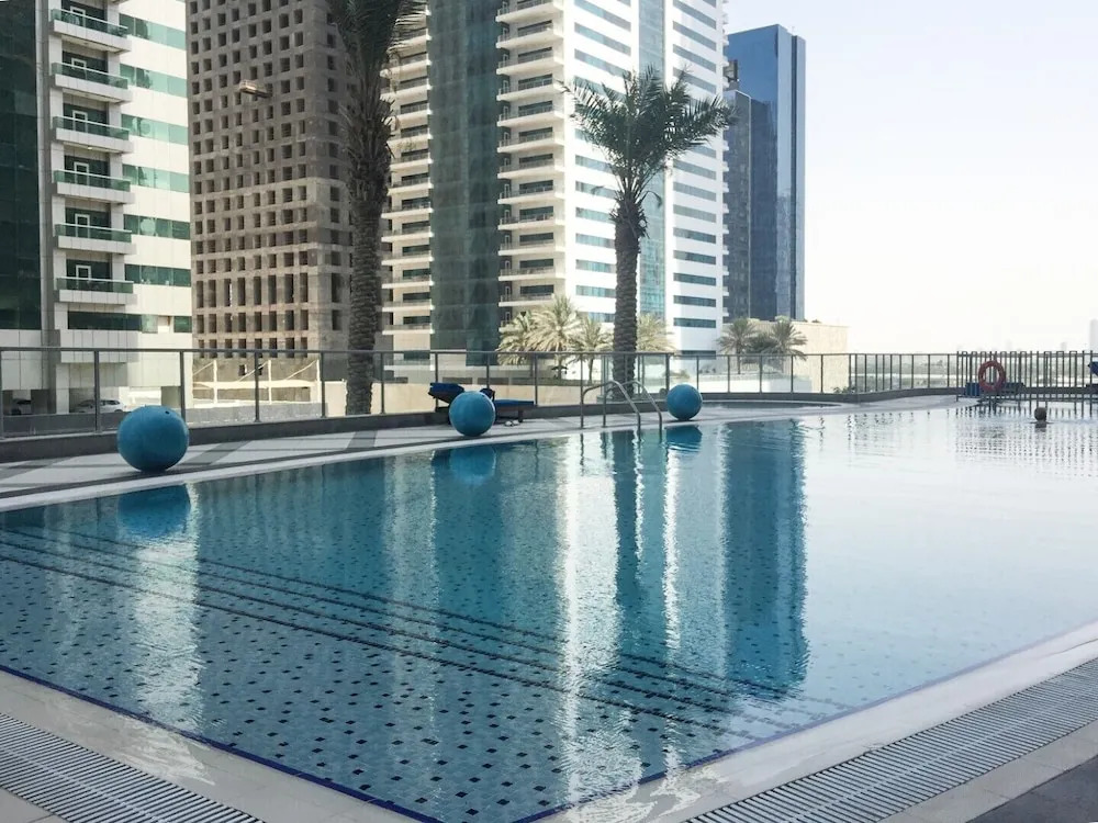 Modern + Light 2BR in Dubai Marina w/ Sea Views!