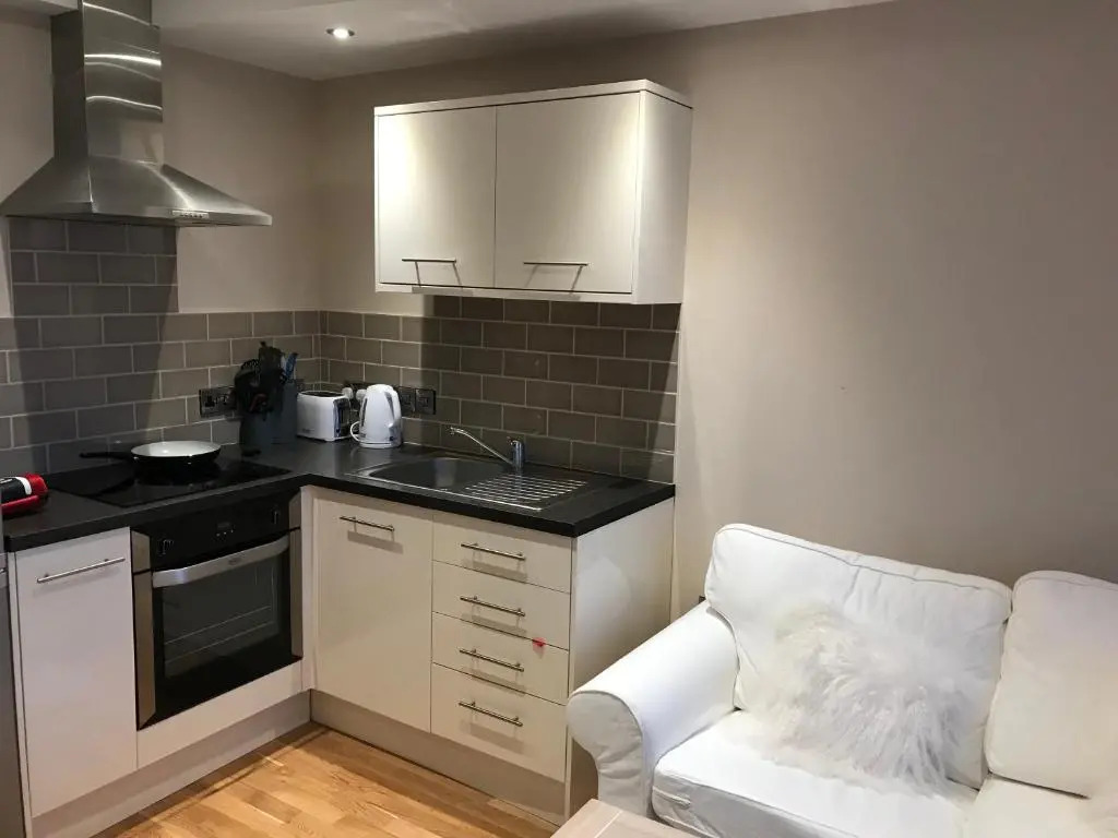 1 Lisburne House
