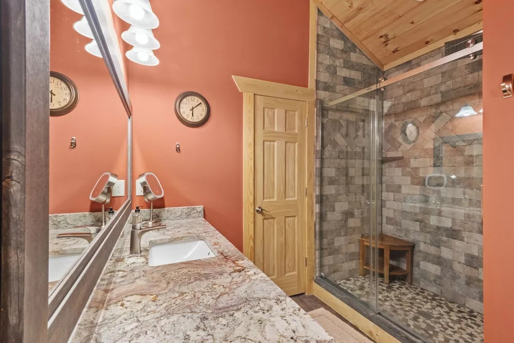 Deer Ridge Nearby to Ski, 3BR - King