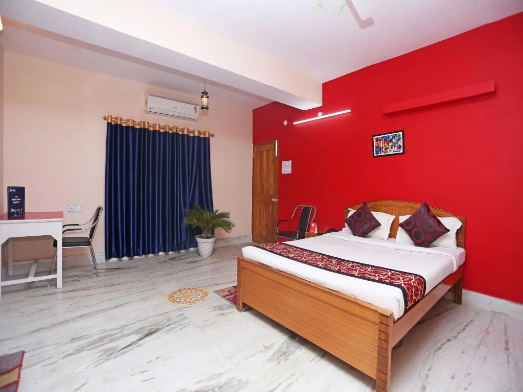 OYO 10994 Hotel Luxury INN