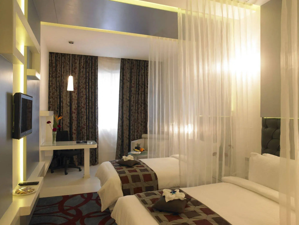 Blu Petal - A Business Hotel