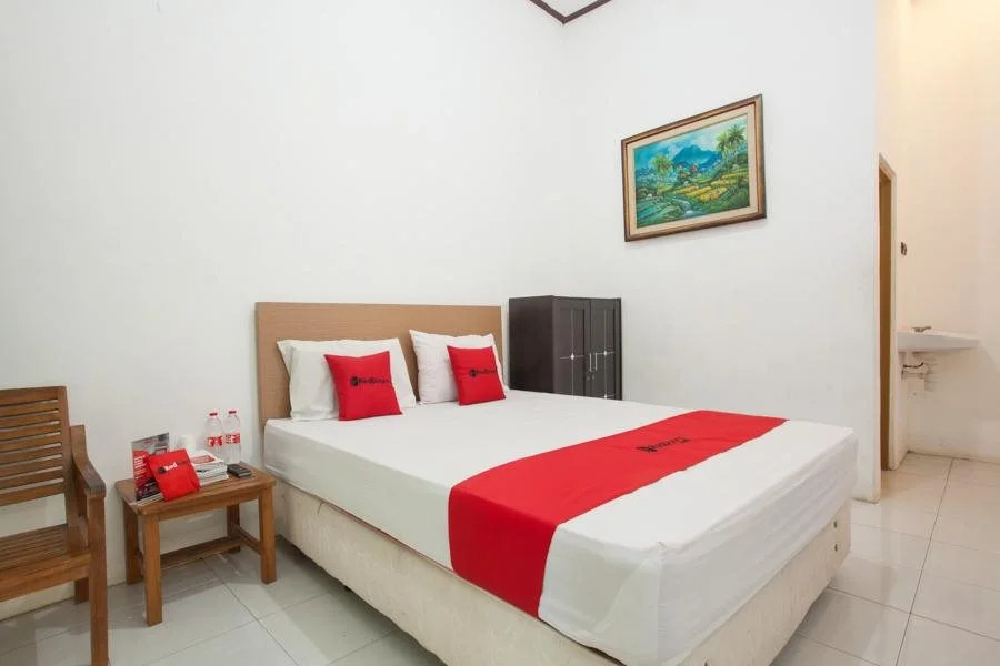 RedDoorz near Stadion Diponegoro Banyuwangi