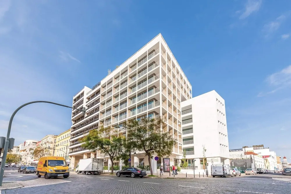 Mid-century Apartment Near Cais do Sodré