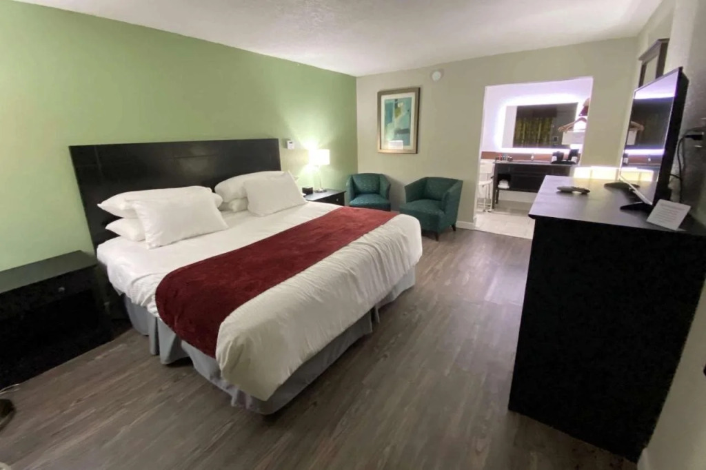 Lx Hotel, SureStay Collection by Best Western