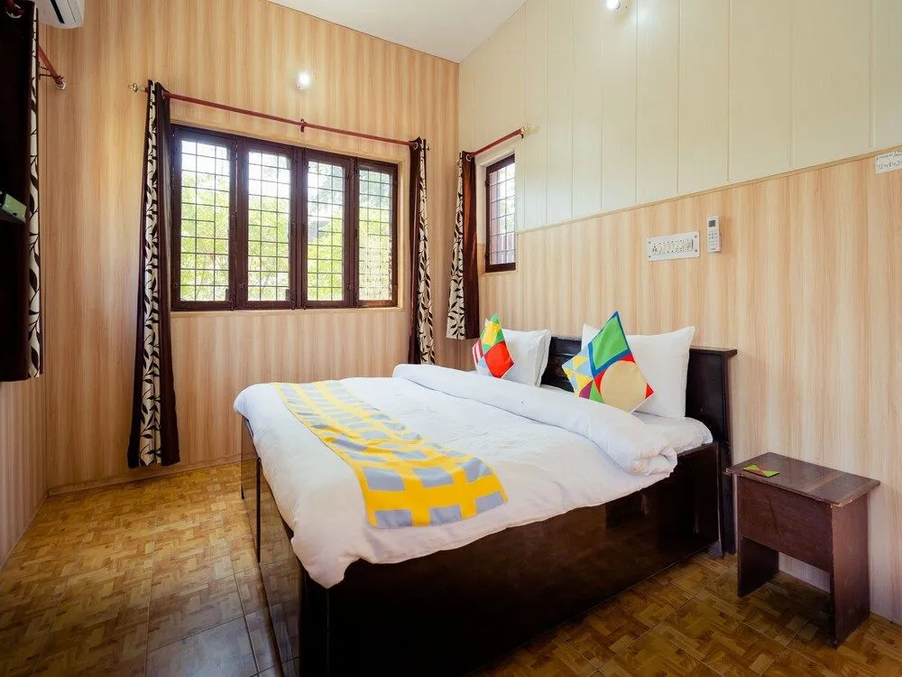 OYO 13153 Home Valley View 1BHK Mussoorie Bypass