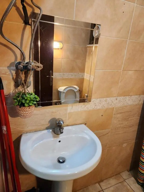 one bedroom apartment Well located