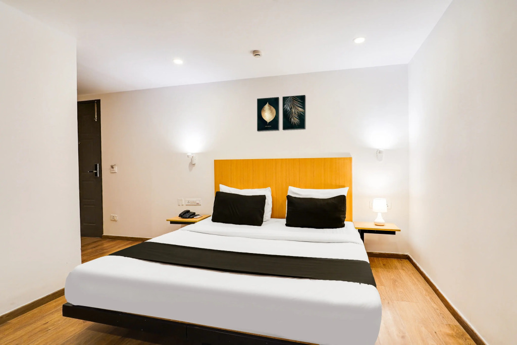 Super Oyo Townhouse Oak Spruce Hotels A2 Indiranagar