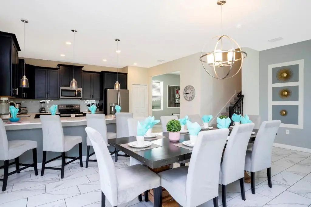Luxurious Single Family Home w Pool Close to Disney 1568M